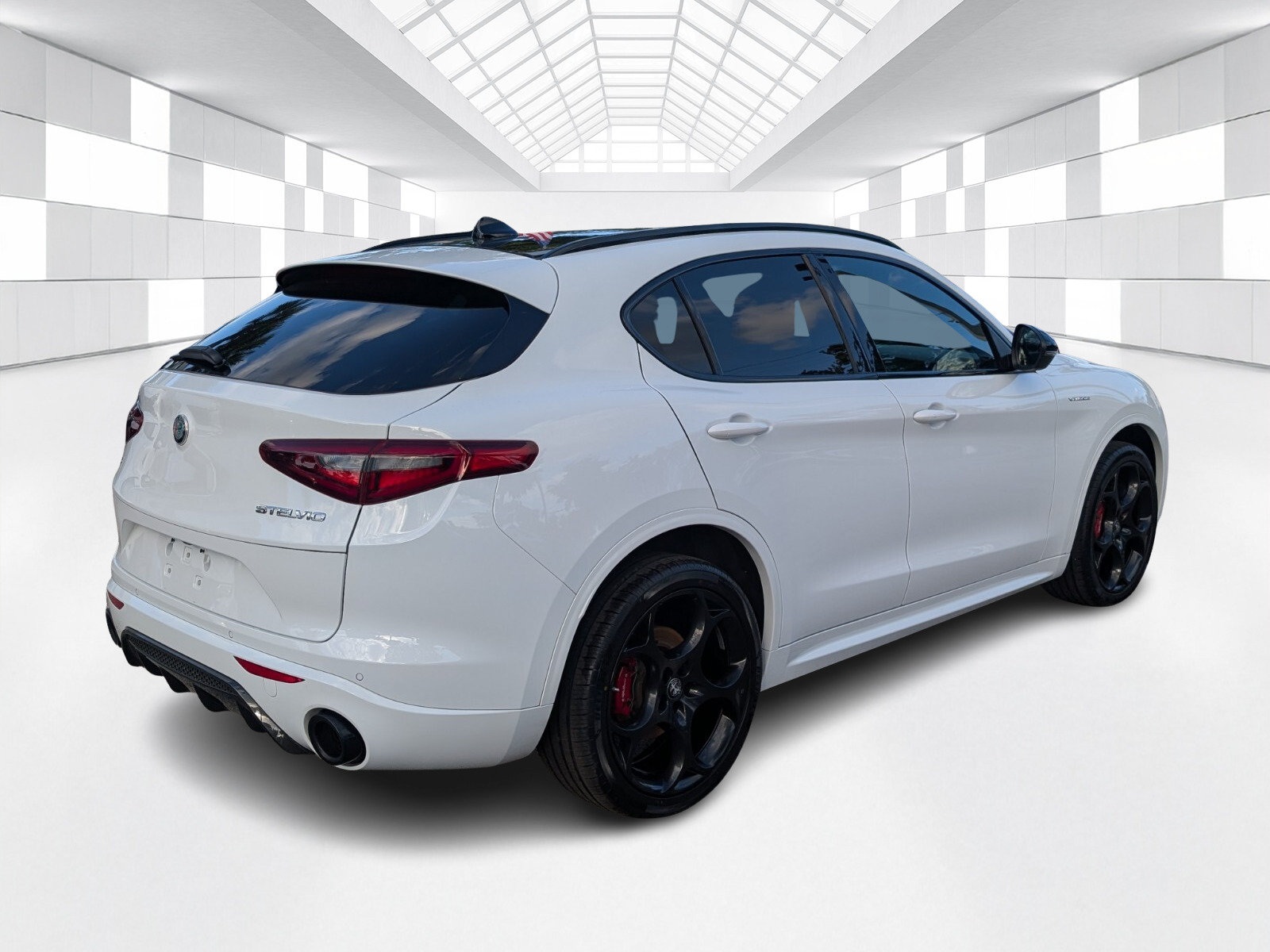 Used 2023 Alfa Romeo Stelvio Veloce AWD/4WD image 7