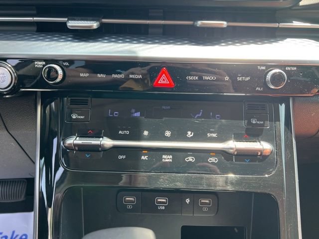 Certified 2024 Kia Carnival SX Prestige FWD image 22