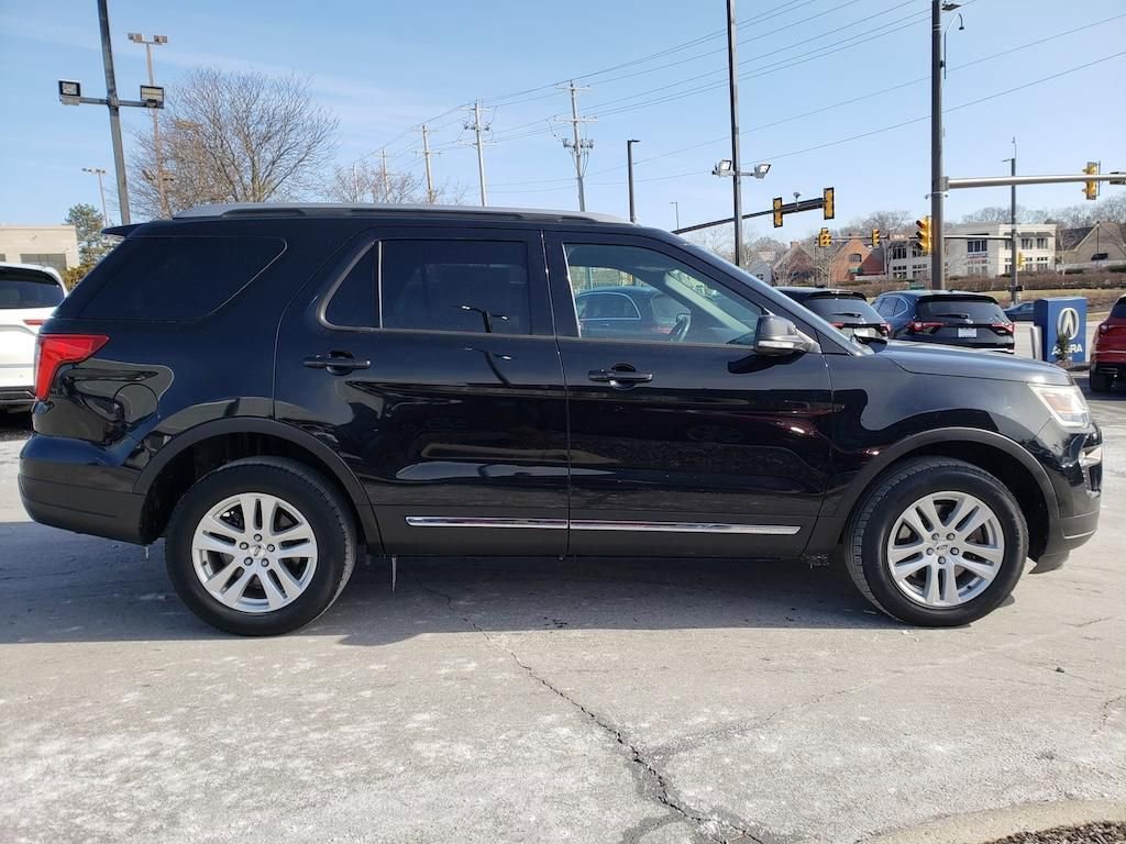 Used 2018 Ford Explorer XLT w/ Equipment Group 202A image 14