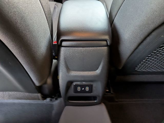 Used 2025 Hyundai Venue SEL image 30