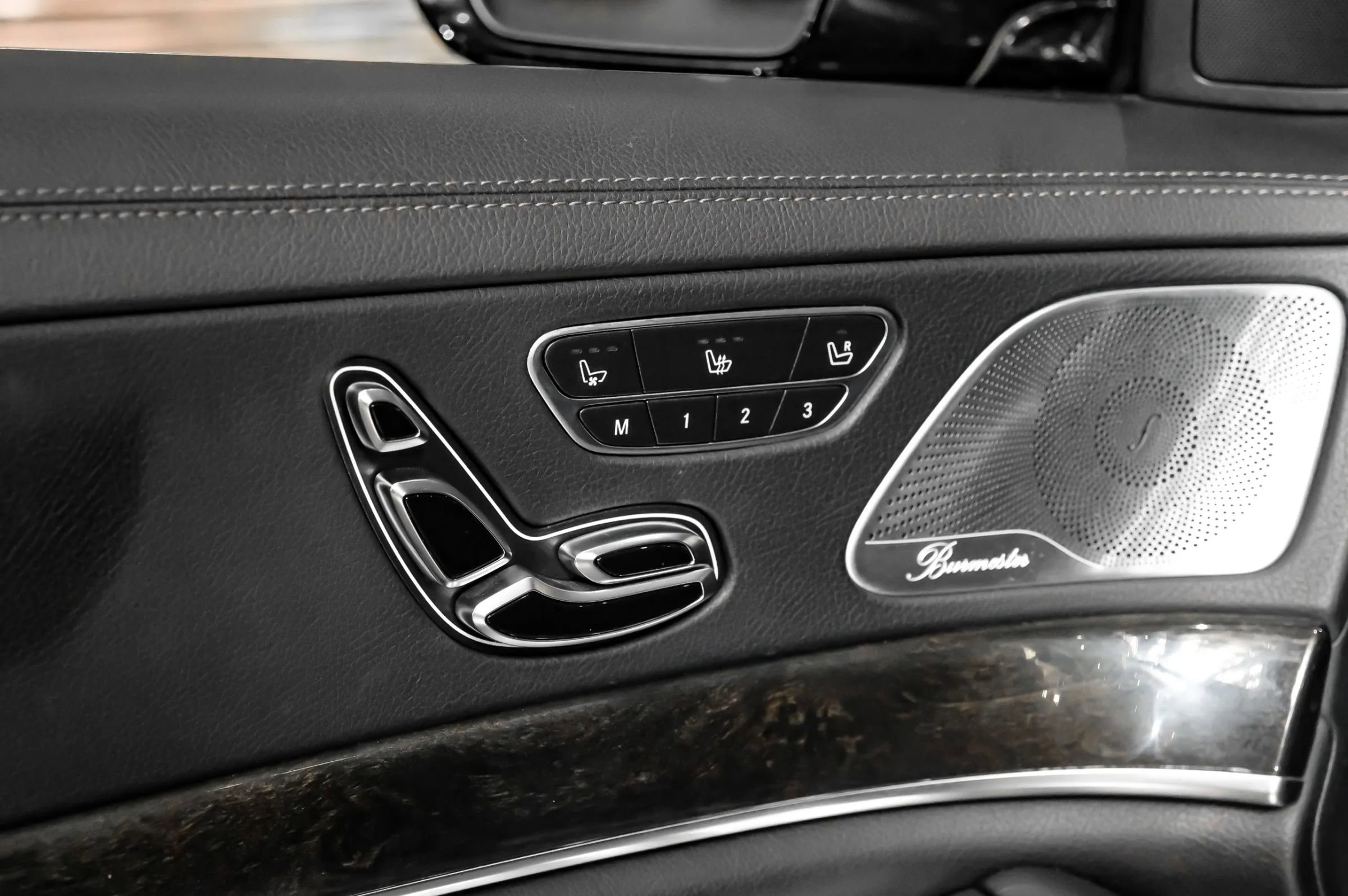 Used 2019 Mercedes-Benz S 560 Sedan image 42