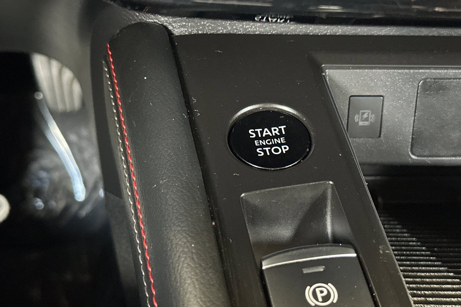 Used 2025 Nissan Kicks SR image 21