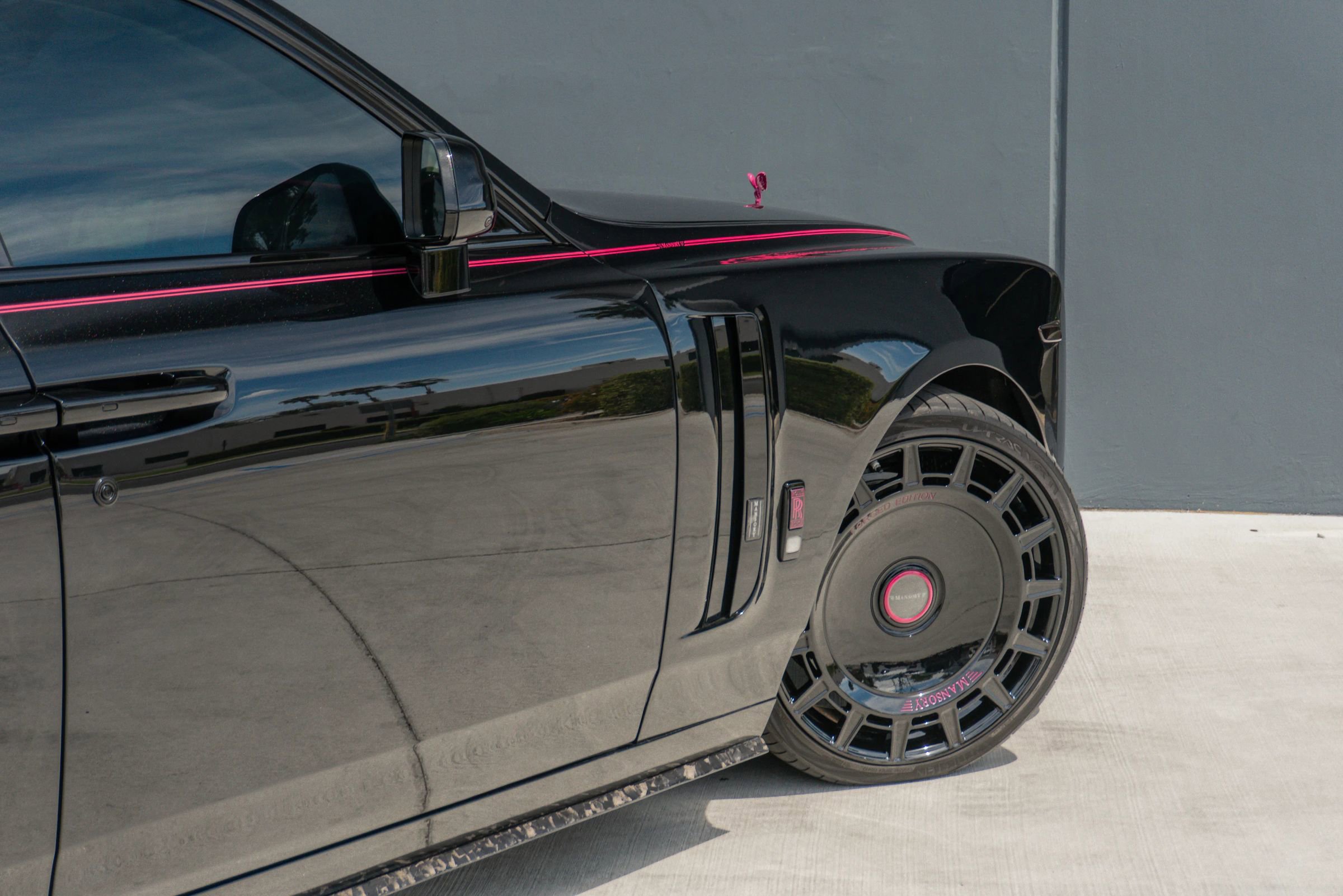 Used 2023 Rolls-Royce Phantom Sedan RWD image 51