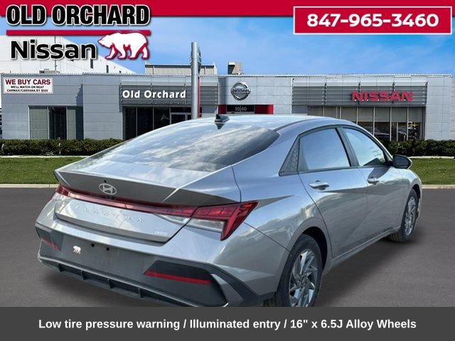 Used 2024 Hyundai Elantra Blue FWD image 6