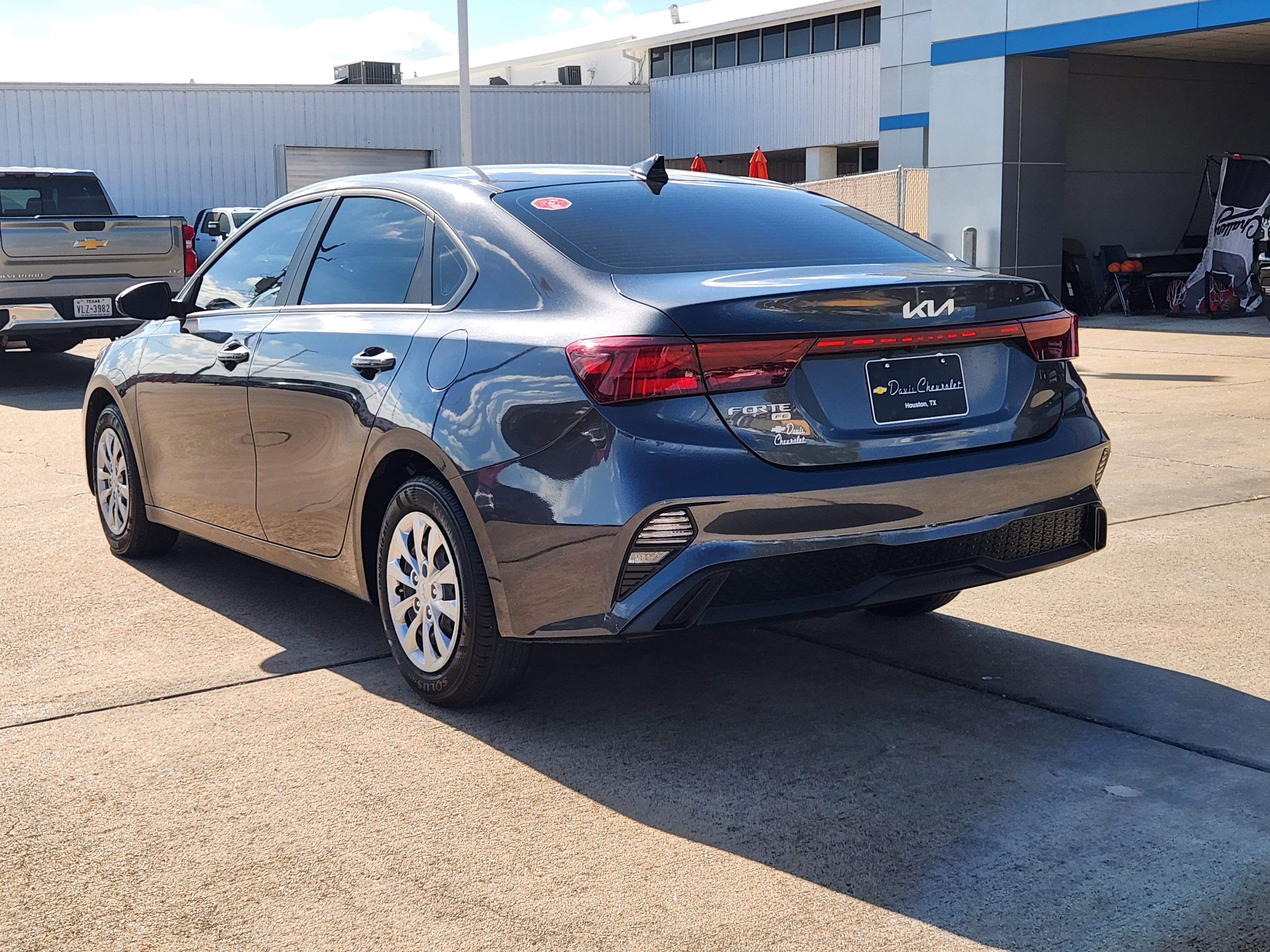 Used 2023 Kia Forte LX image 8