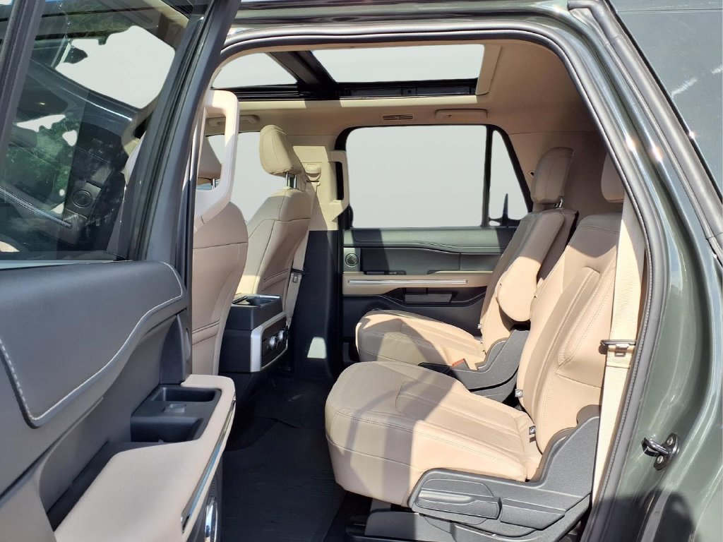Used 2023 Ford Expedition Max Limited AWD/4WD image 10