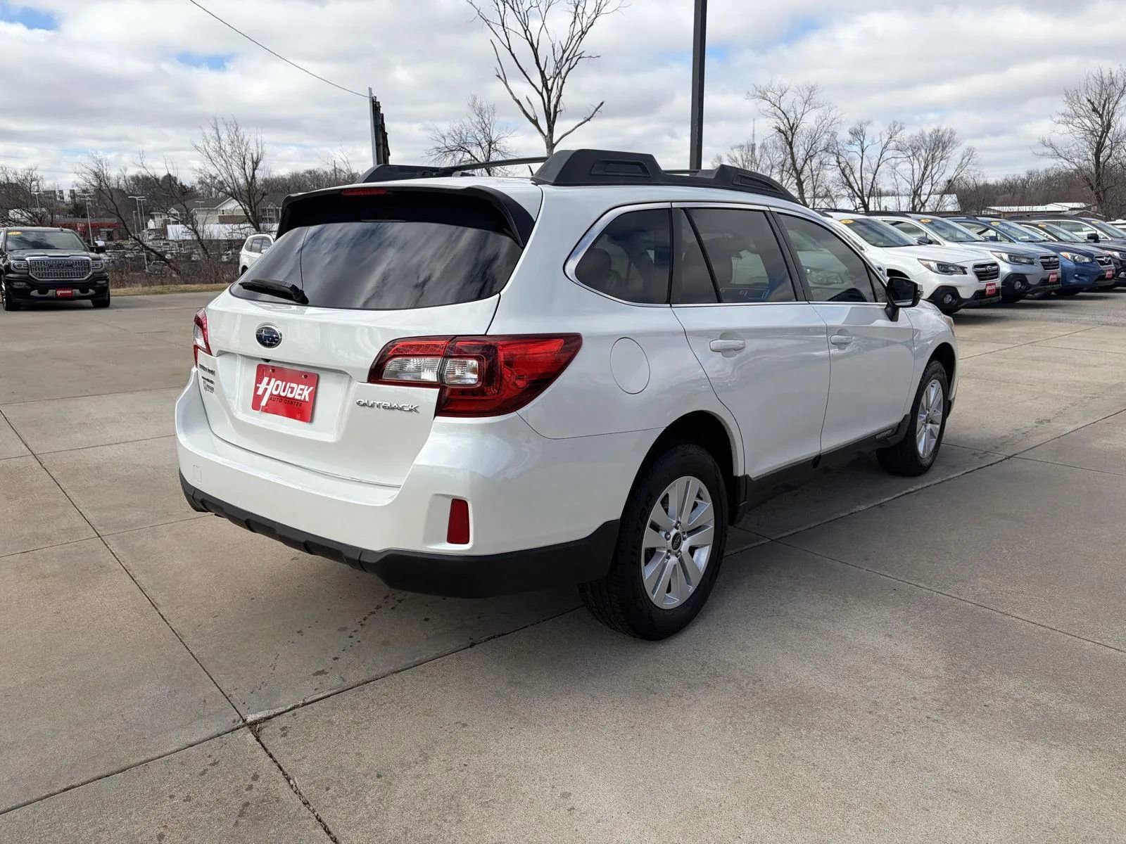 Used 2015 Subaru Outback 2.5i Premium AWD/4WD image 8