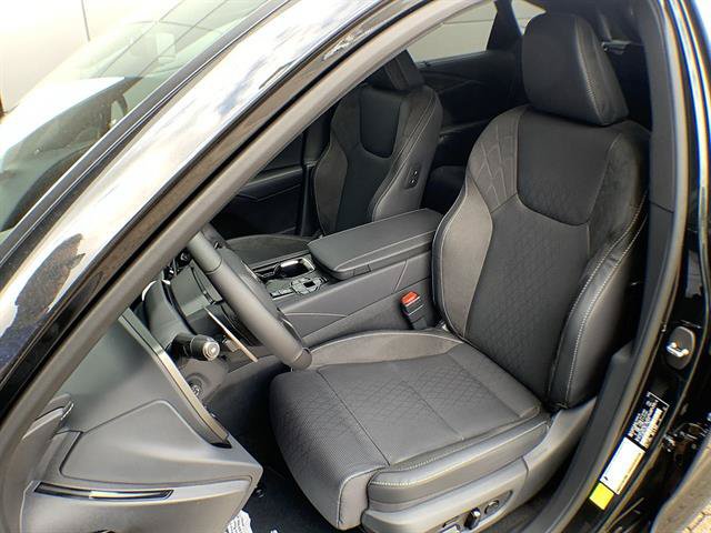 Used 2026 Lexus RX 450h AWD image 11