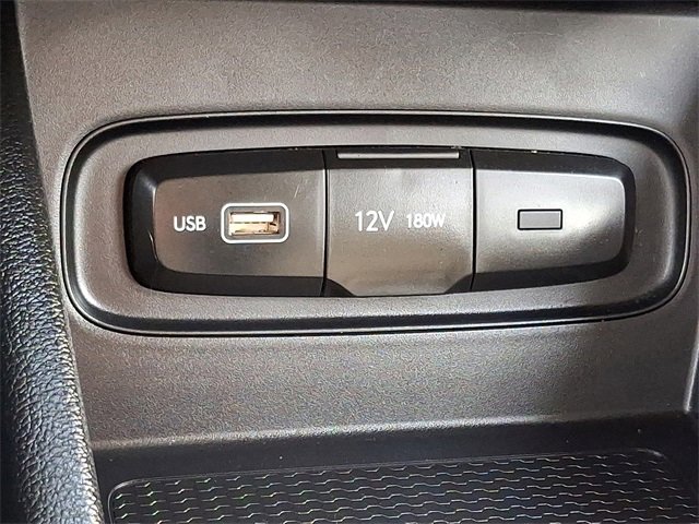 Used 2022 Hyundai Venue SE image 22