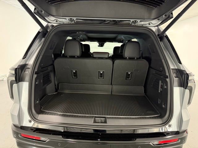 New 2026 Chevrolet Traverse RS w/ LPO, Floor Liner Package FWD image 8