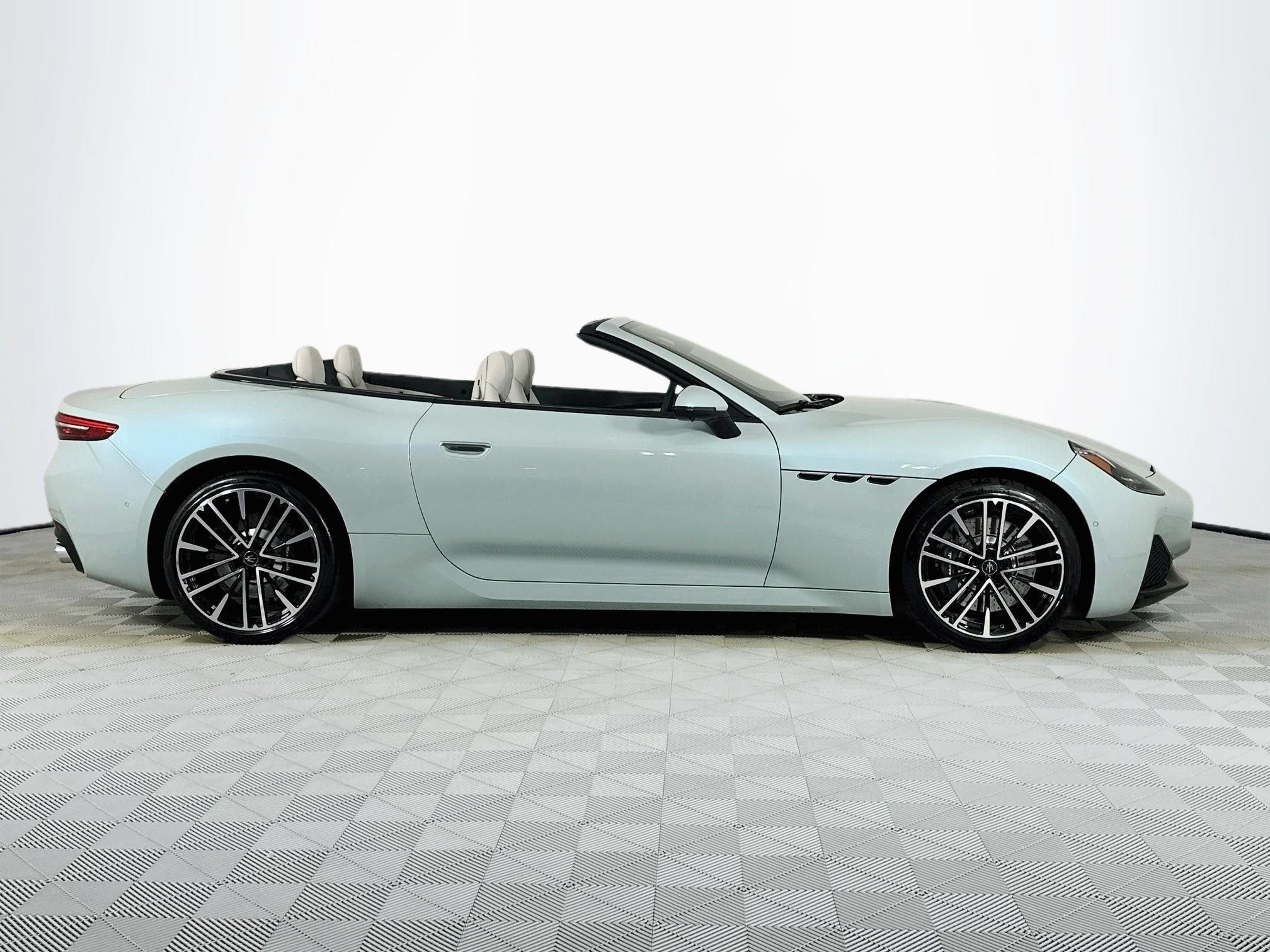 New 2026 Maserati GranCabrio Modena AWD/4WD image 4