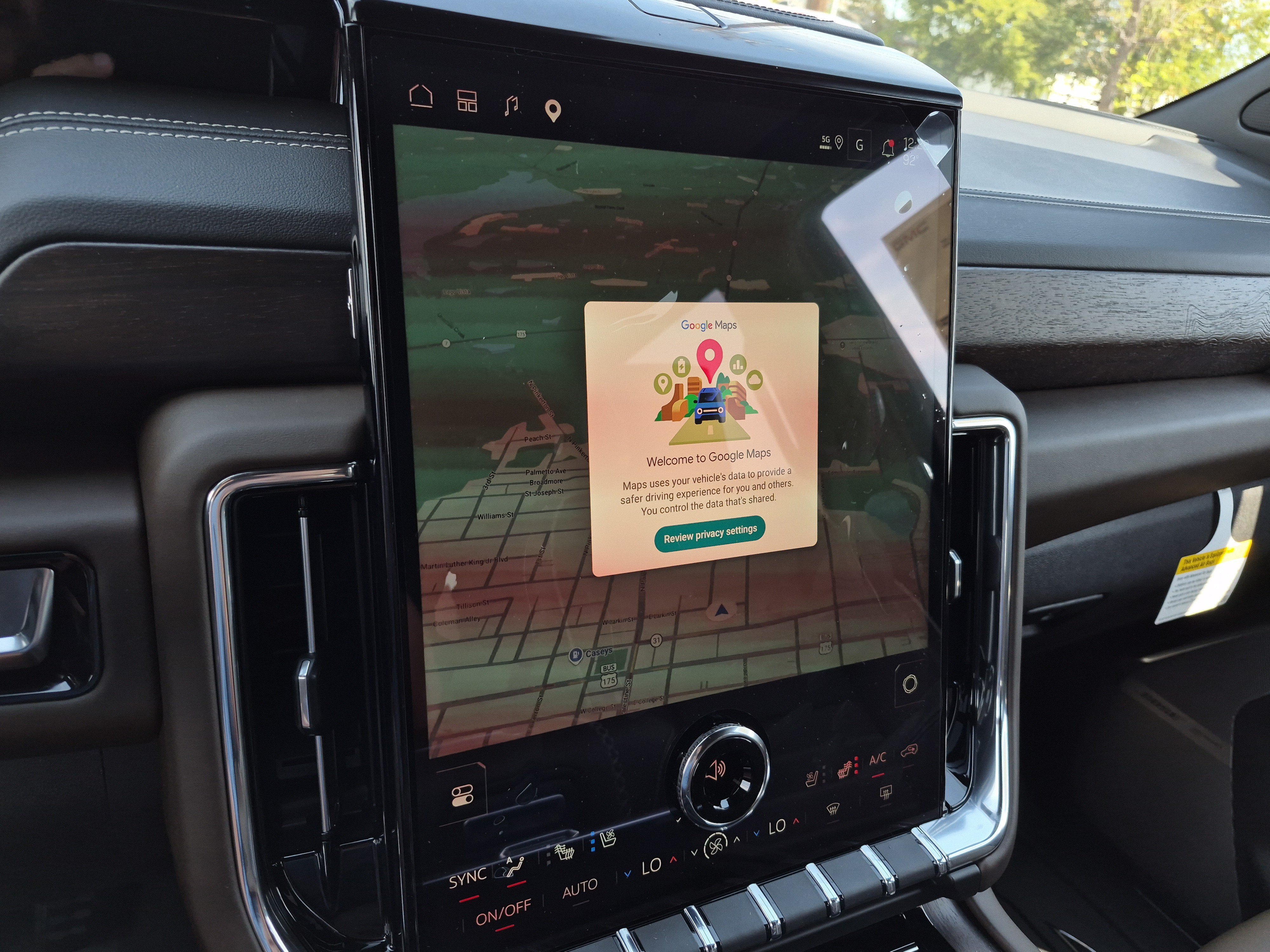 New 2026 GMC Yukon Denali Ultimate AWD/4WD image 16