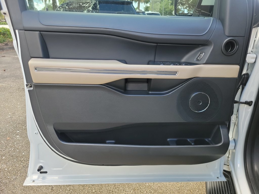 Certified 2023 Ford Expedition XLT RWD image 15