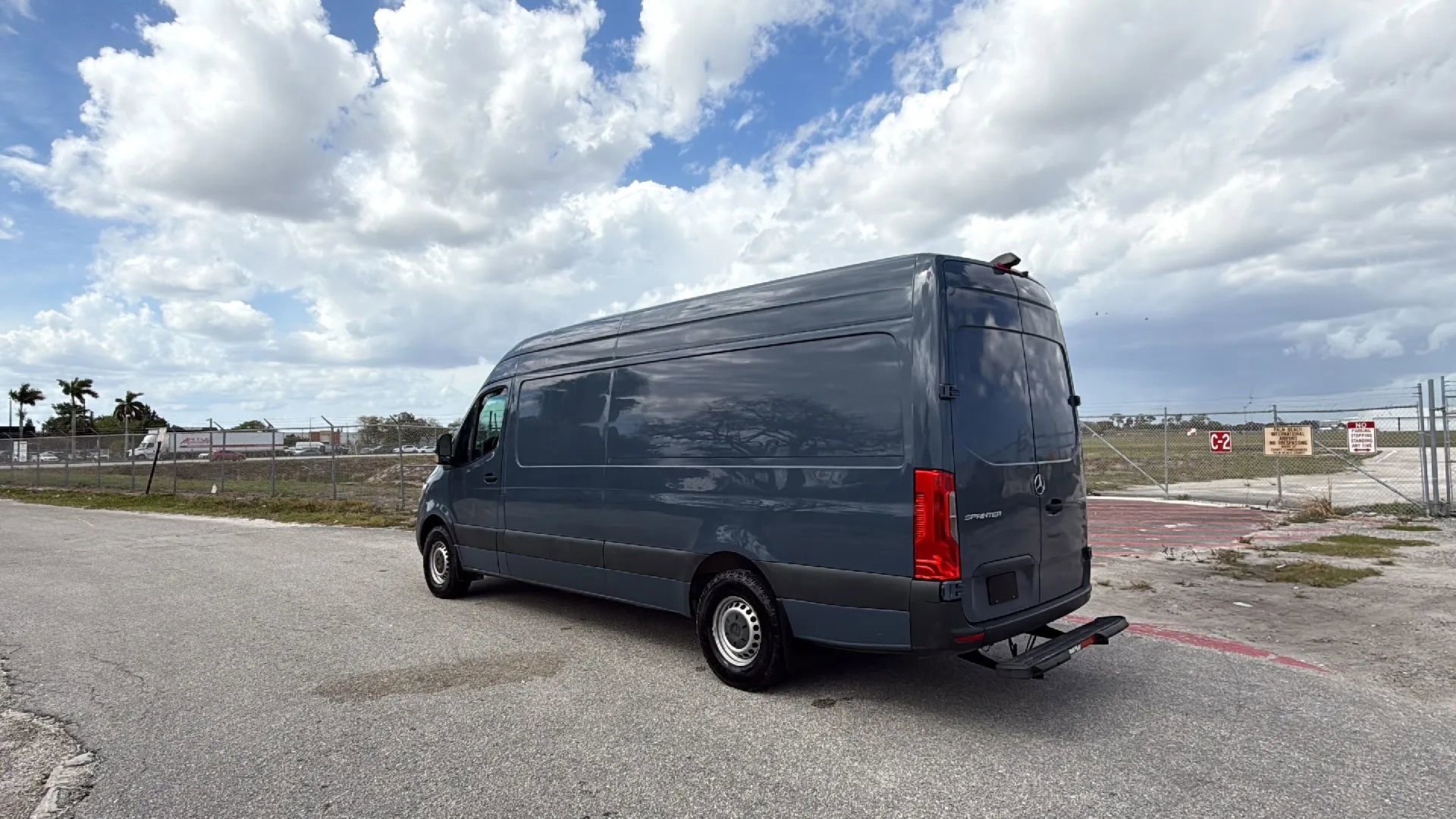 Used 2019 Mercedes-Benz Sprinter 170 image 3