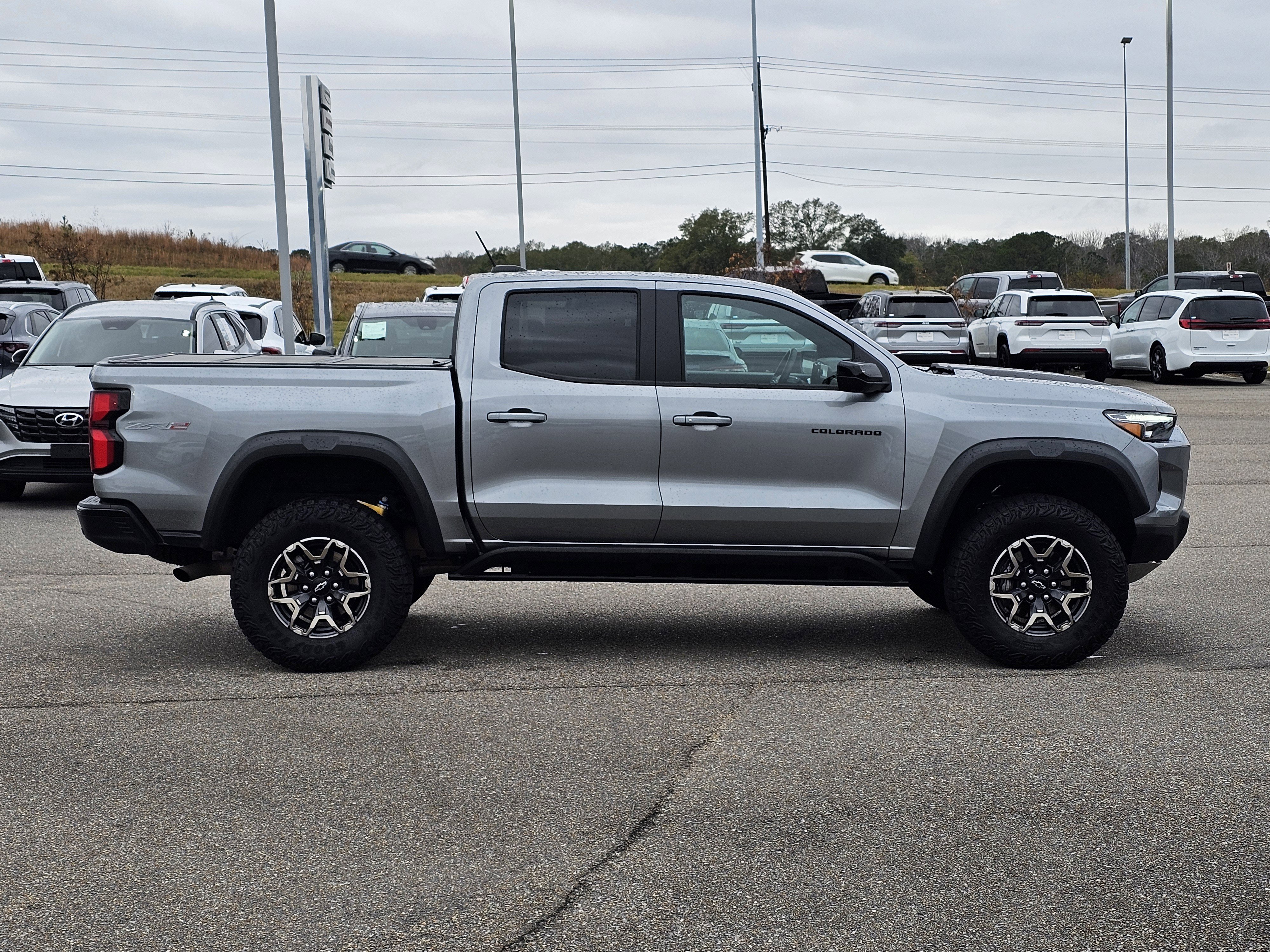 Used 2023 Chevrolet Colorado ZR2 w/ ZR2 Convenience Package III image 6