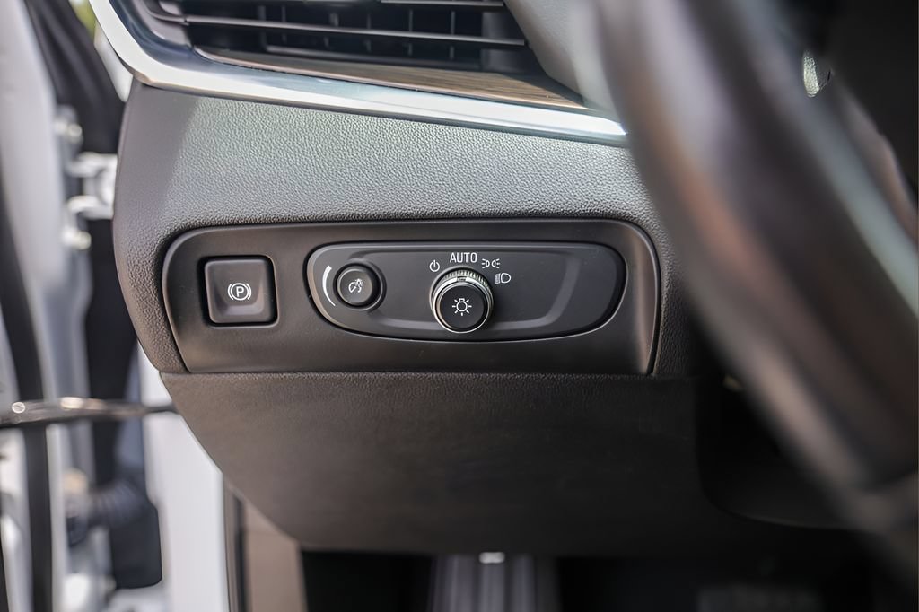 Used 2019 Buick Enclave Essence FWD image 15
