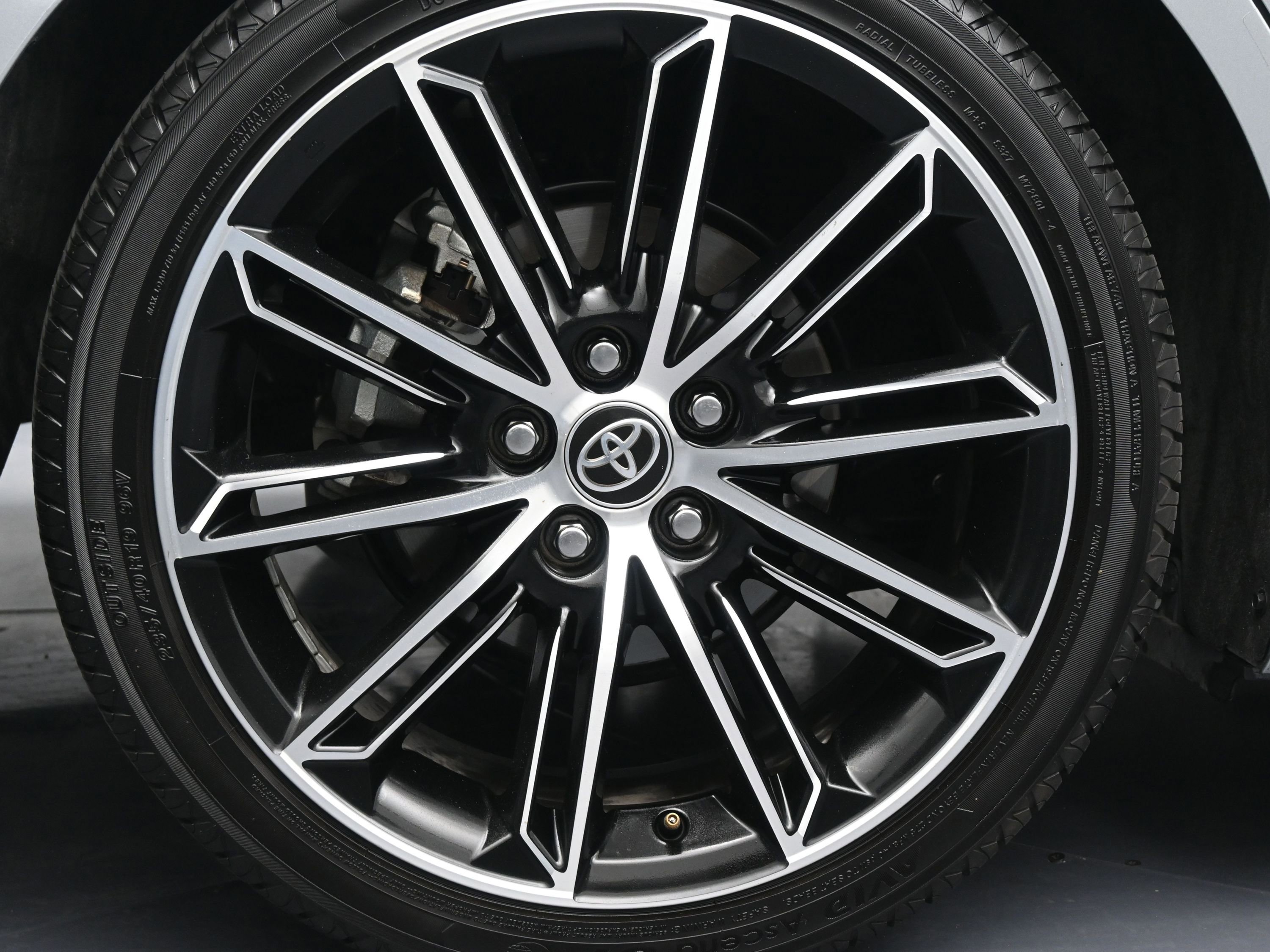 Used 2022 Toyota Avalon Touring image 10