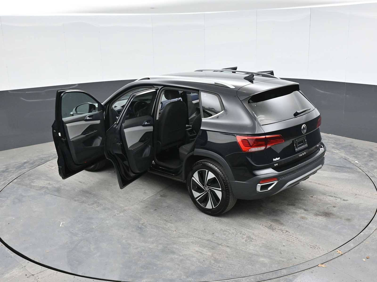 Used 2024 Volkswagen Taos SE AWD/4WD image 50