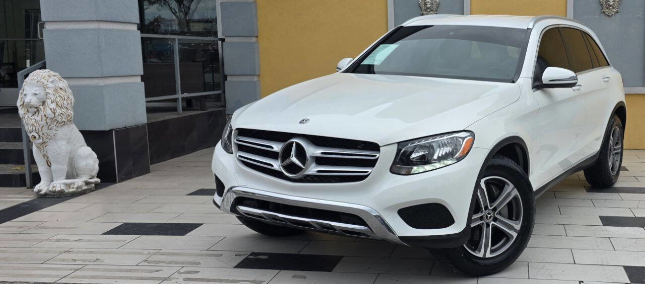 Used 2019 Mercedes-Benz GLC 300 w/ Premium Package image 1