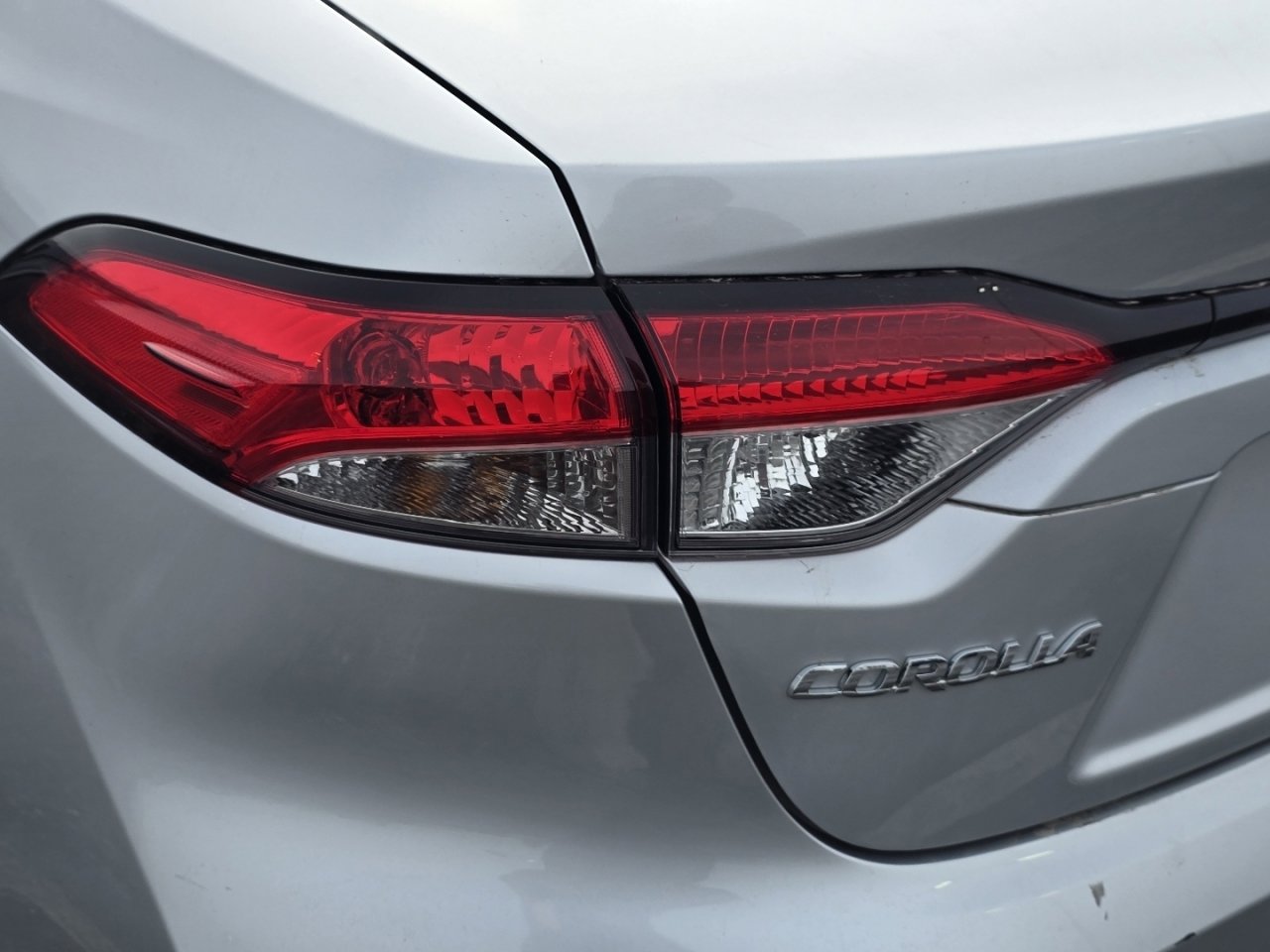 Certified 2025 Toyota Corolla LE image 24