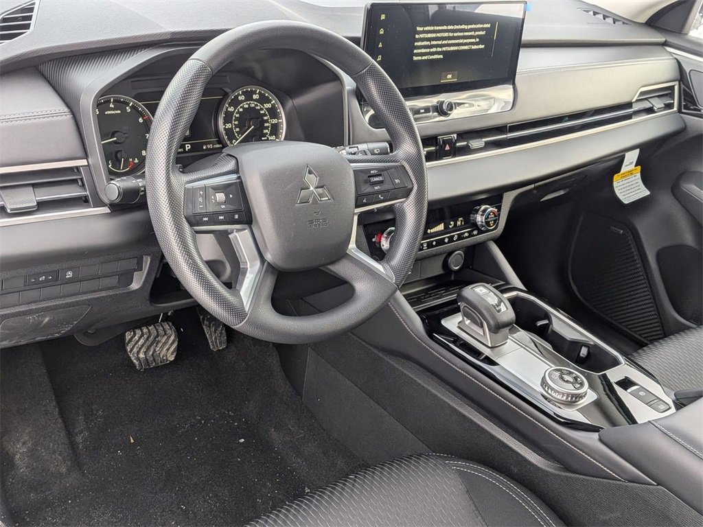 New 2026 Mitsubishi Outlander ES image 11