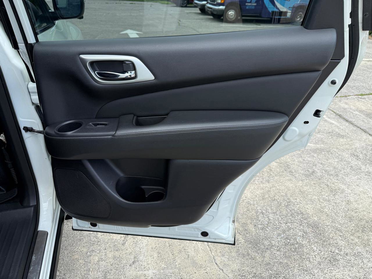 Used 2018 Nissan Pathfinder SL w/ Midnight Edition Package FWD image 33