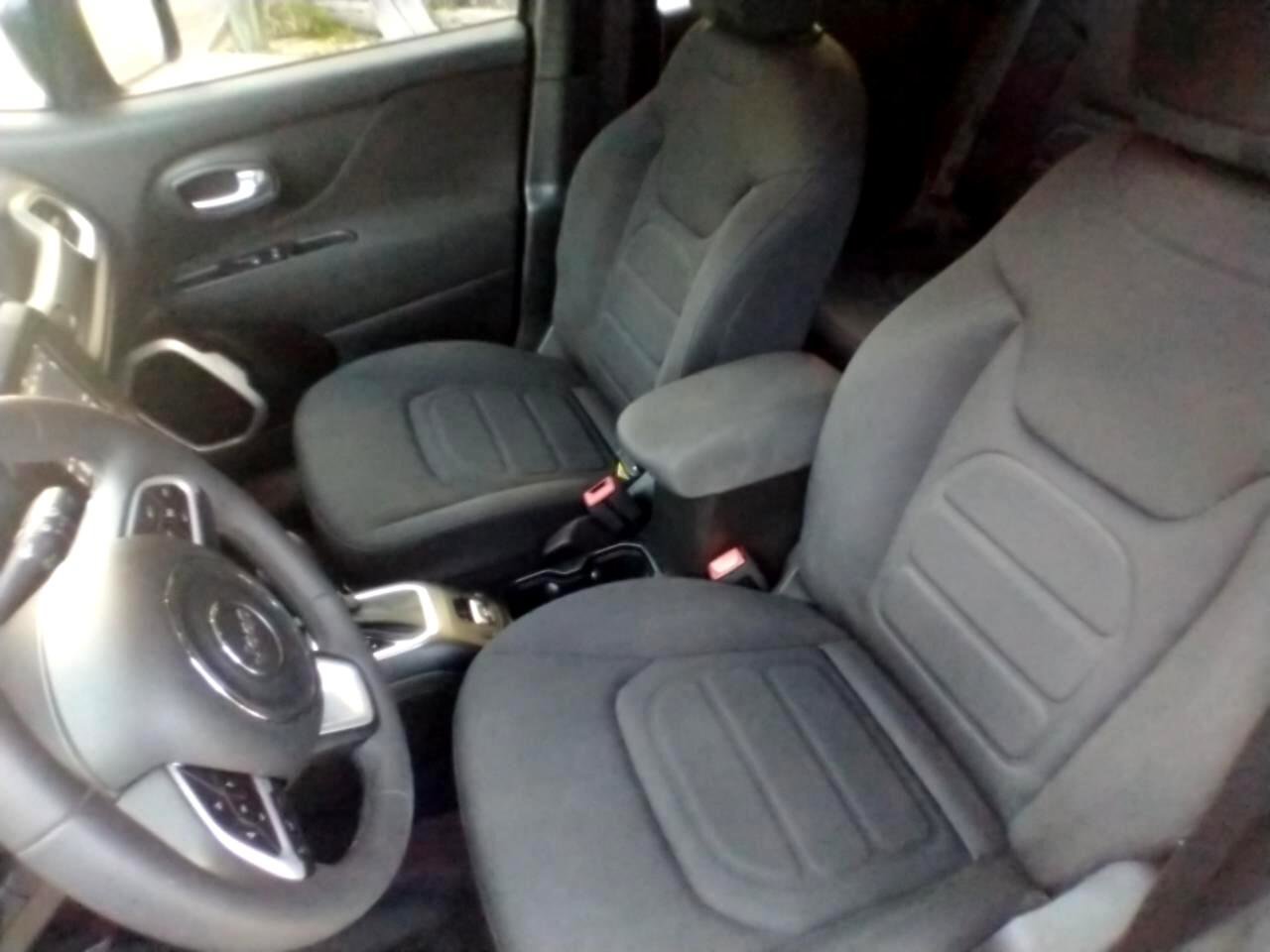 Used 2020 Jeep Renegade Latitude image 16