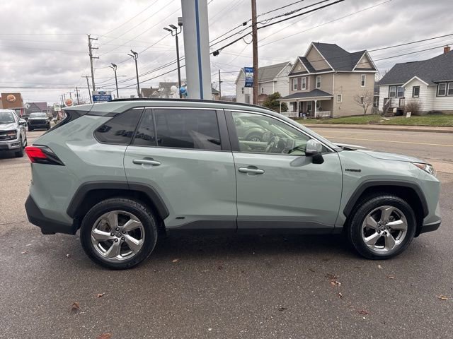 Used 2021 Toyota RAV4 XLE Premium image 5