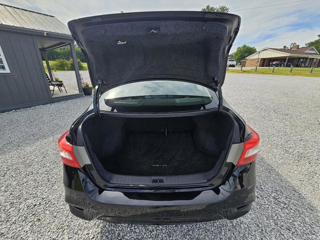 Used 2019 Nissan Sentra SR FWD image 26