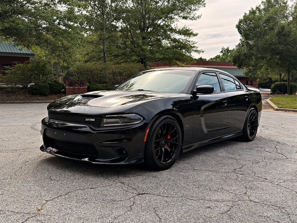 Used 2018 Dodge Charger R/T RWD image 1