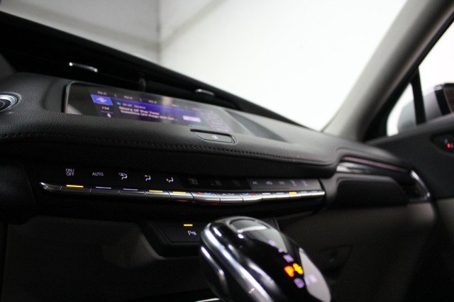 Used 2023 Cadillac XT4 Premium Luxury image 14