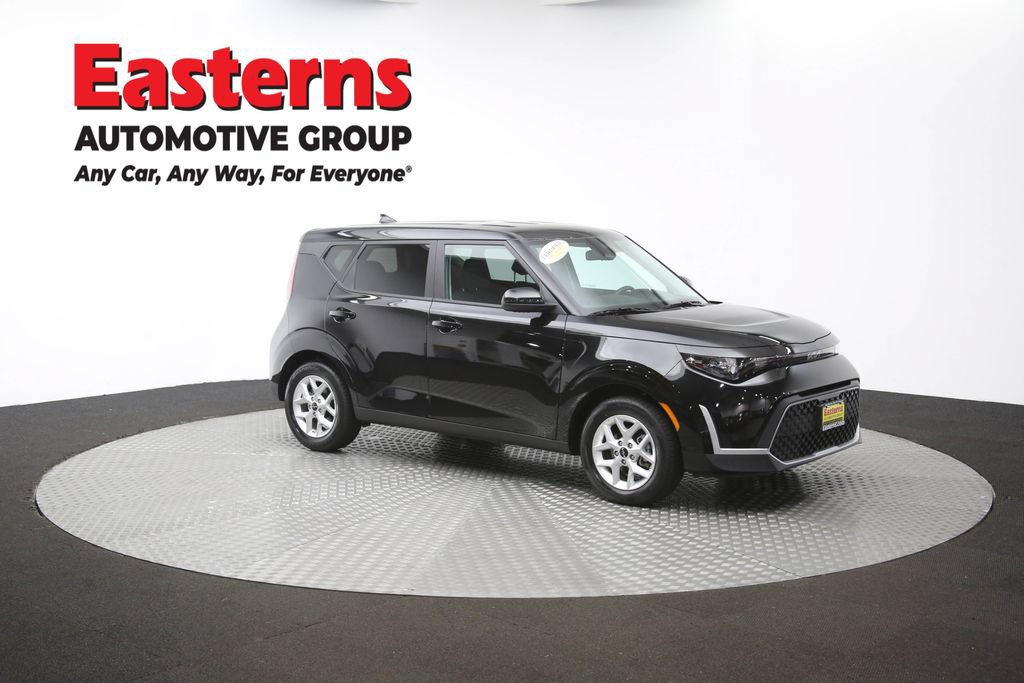 Used 2025 Kia Soul LX w/ LX Technology Package FWD image 46