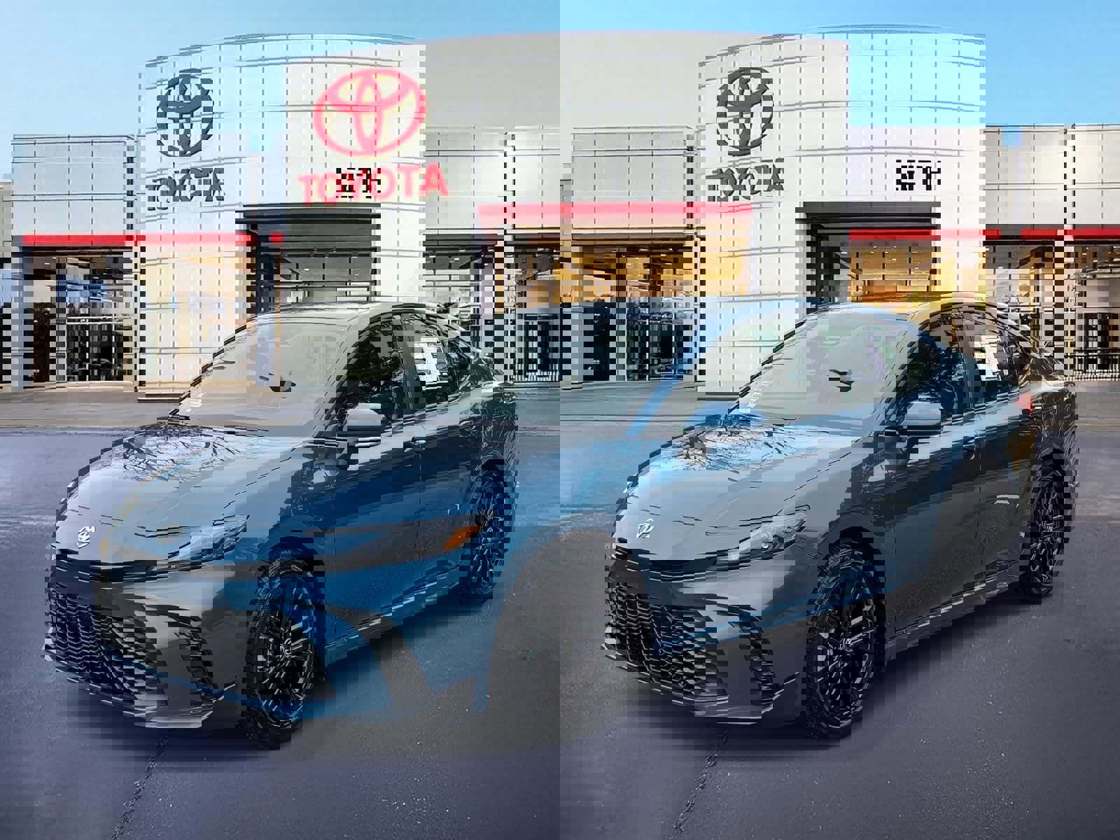 Used 2025 Toyota Camry SE image 1