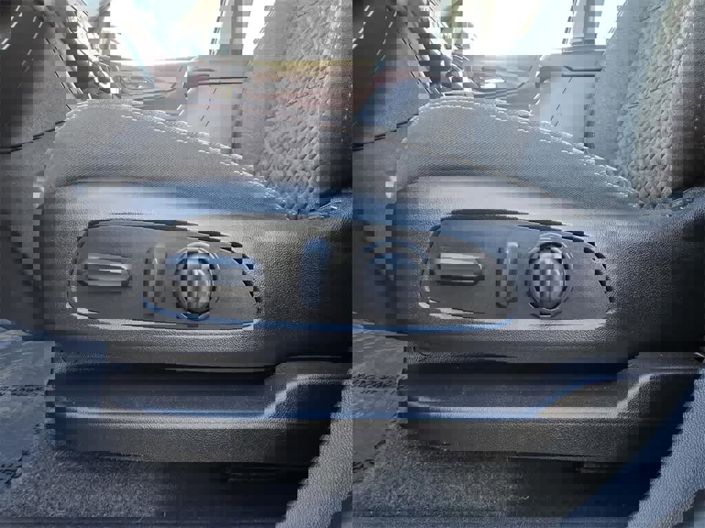 Used 2023 Chevrolet Equinox LT image 12