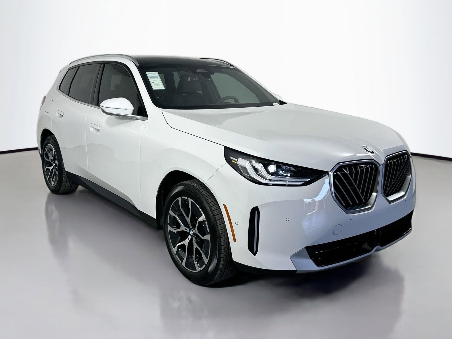 Certified 2025 BMW X3 xDrive30i w/ Convenience Package image 4