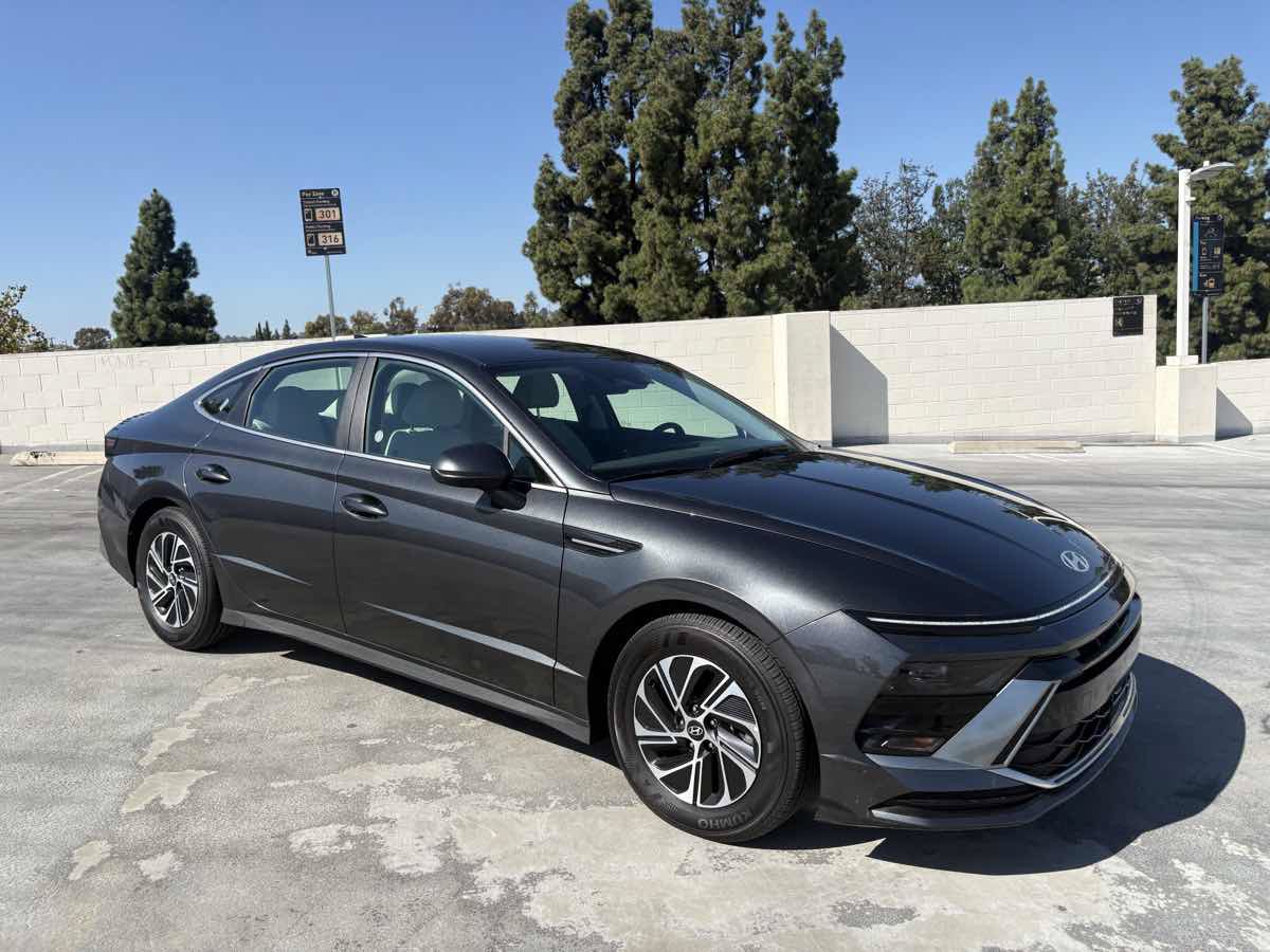 Used 2026 Hyundai Sonata Blue FWD image 35