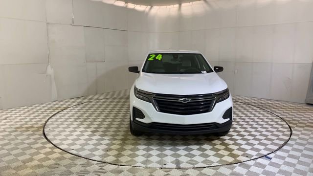 Used 2024 Chevrolet Equinox LS w/ LS Convenience Package image 3