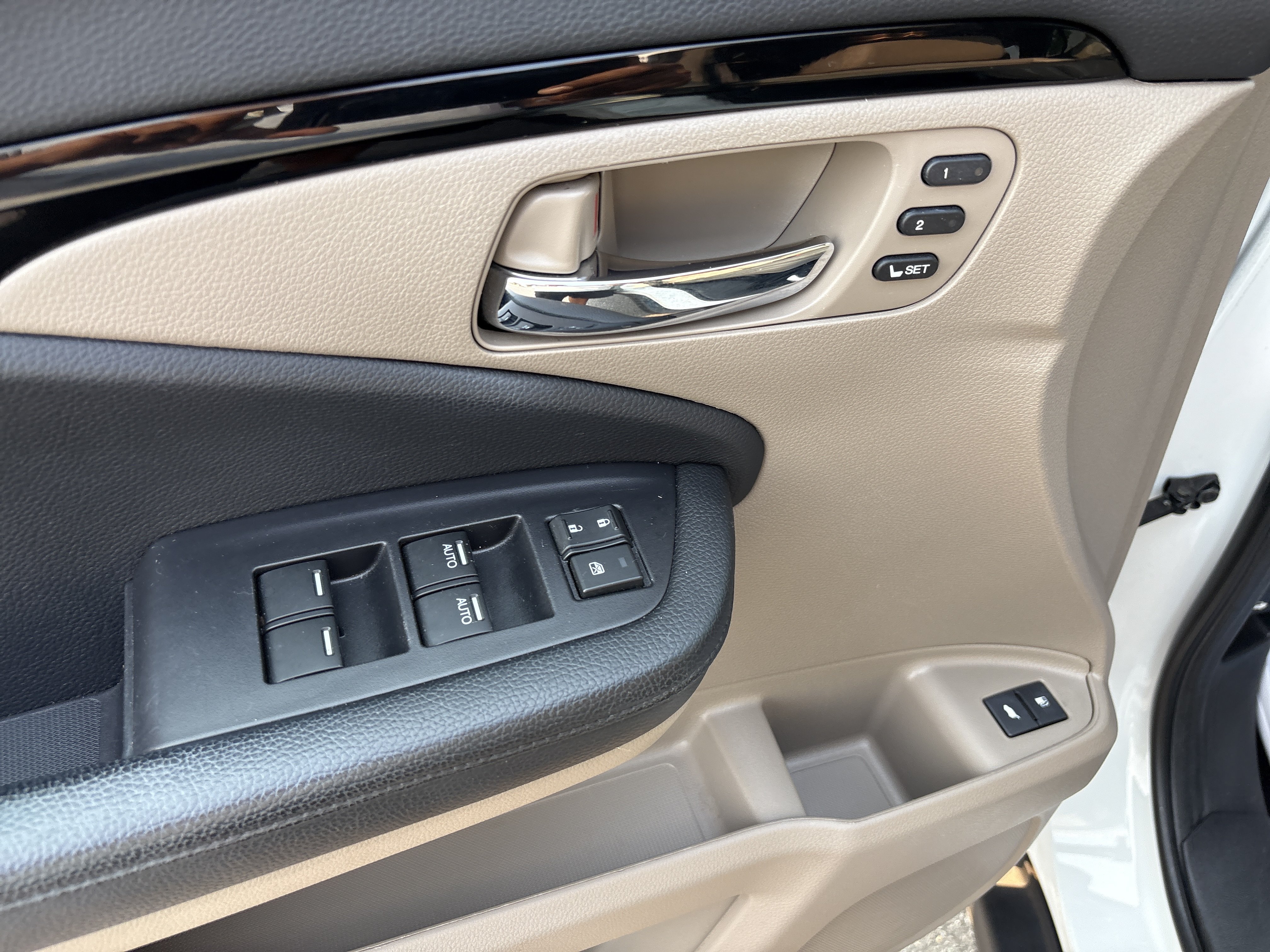 Used 2020 Honda Pilot Touring image 16