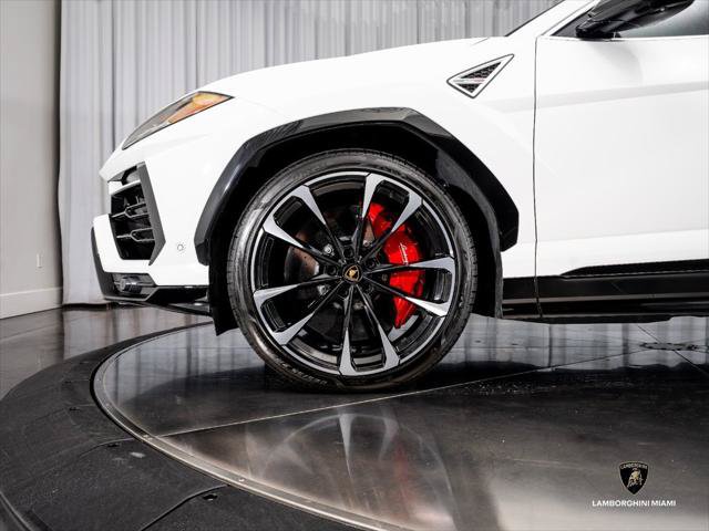 Used 2022 Lamborghini Urus AWD/4WD image 7