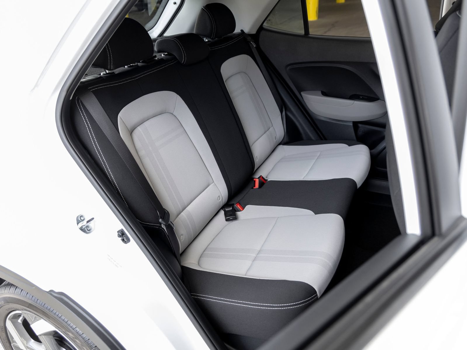 Used 2025 Hyundai Venue SEL FWD image 23