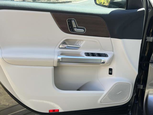 Certified 2023 Mercedes-Benz EQB 300 4MATIC image 21