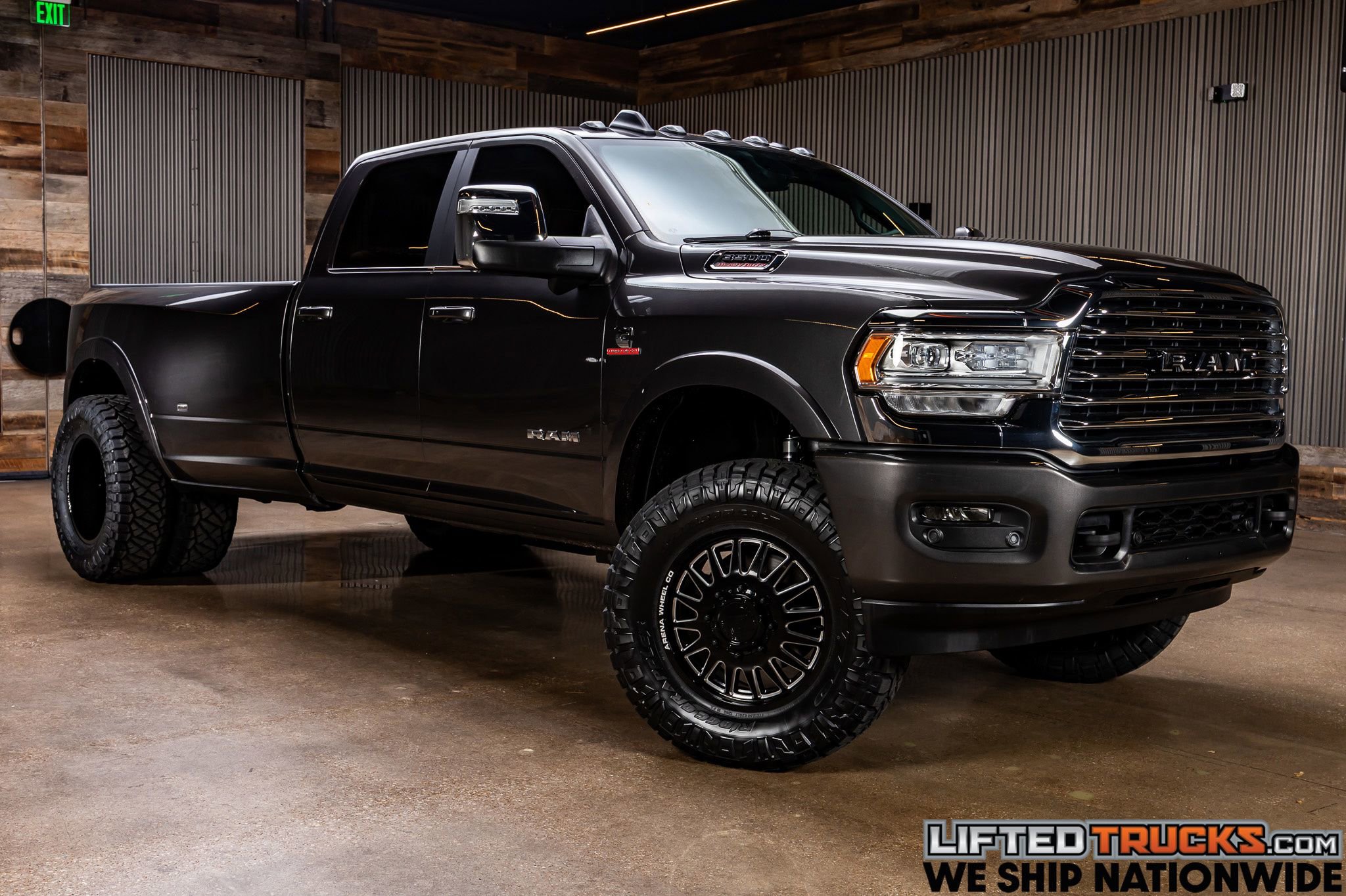 Used 2024 RAM 3500 Limited w/ Towing Technology Group image 1