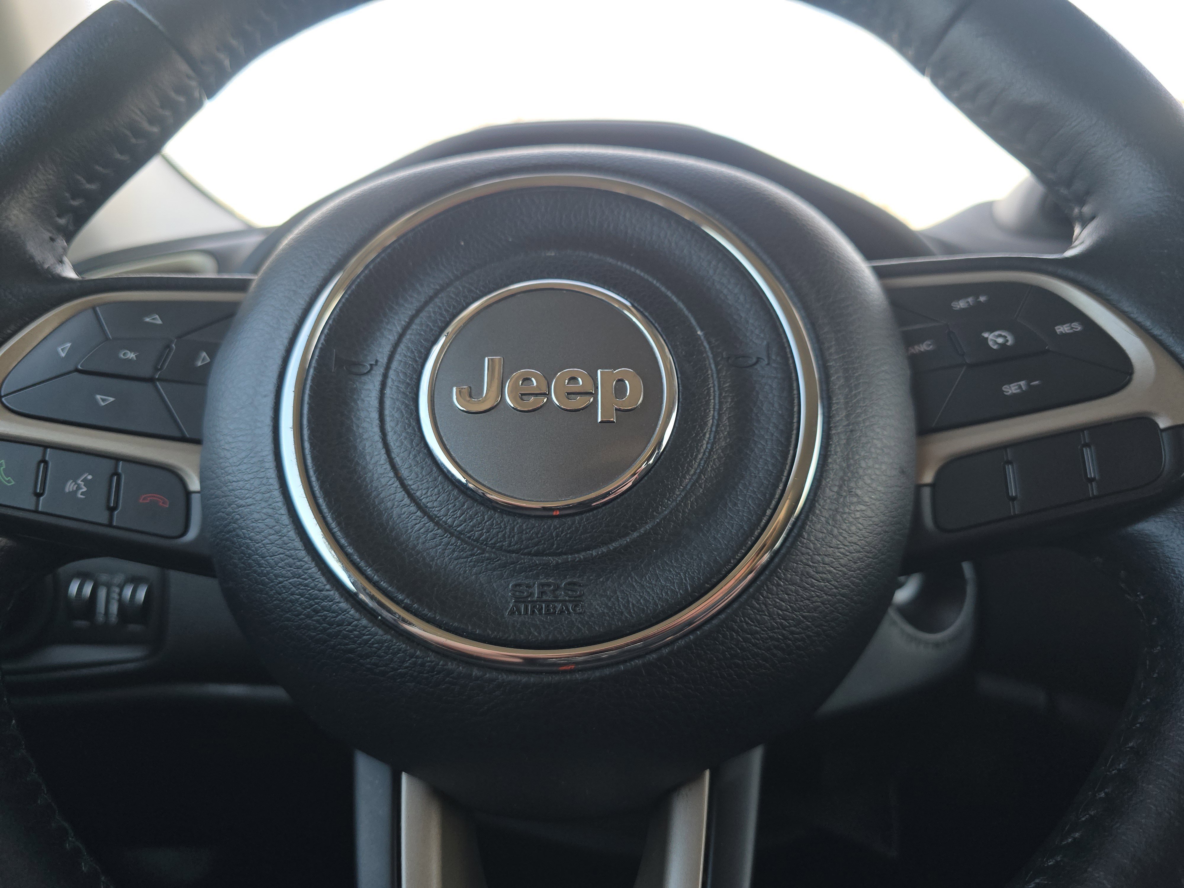 Used 2017 Jeep Renegade Latitude image 26