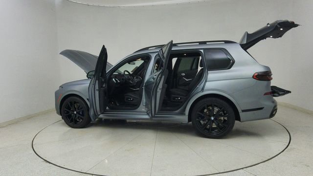 Used 2024 BMW X7 xDrive40i w/ M Sport Package image 78