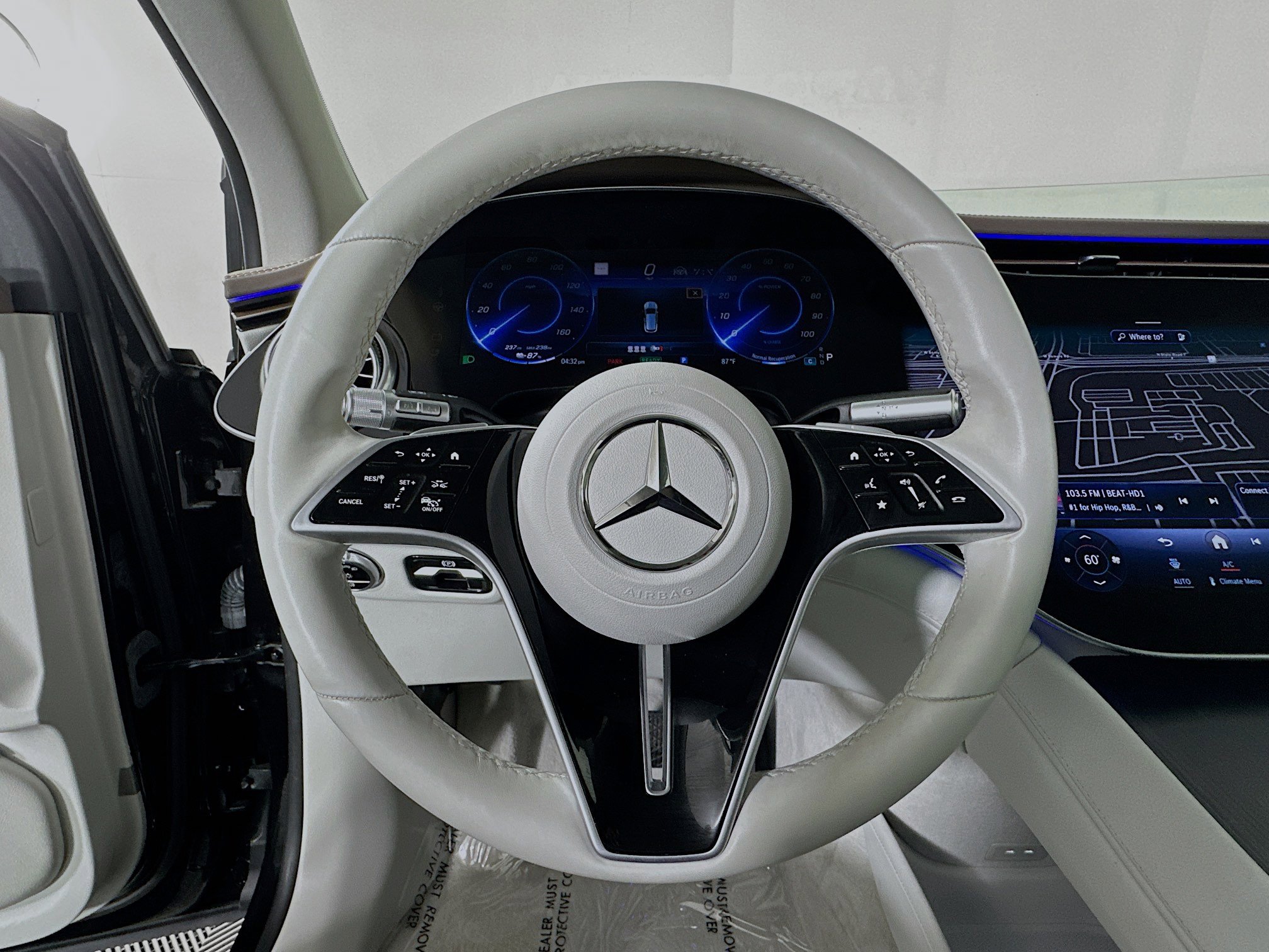 Used 2023 Mercedes-Benz EQS 580 4MATIC SUV image 15