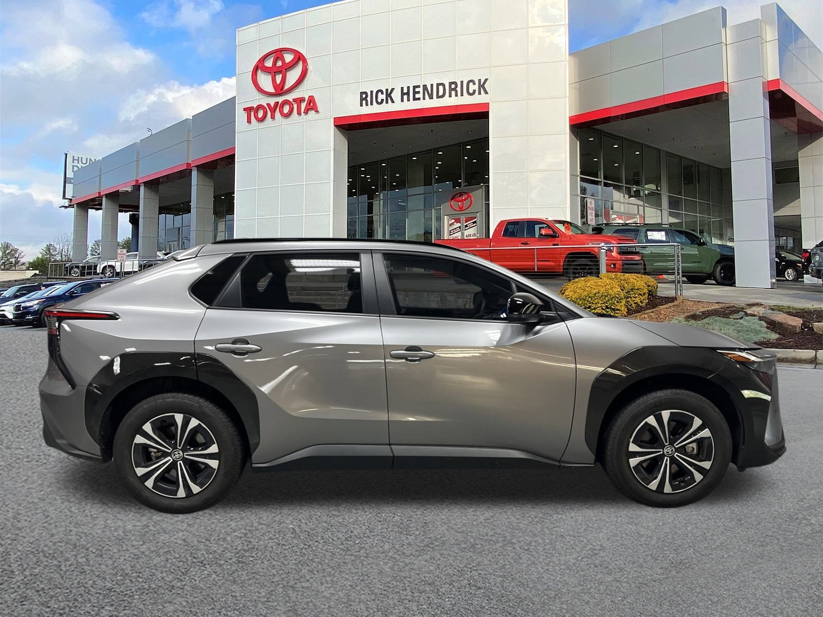 Used 2025 Toyota bZ4X FWD image 37