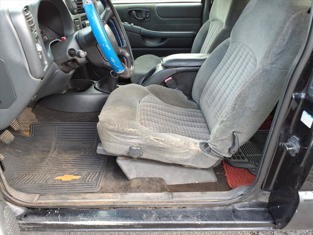 Used 2002 Chevrolet S10 Pickup LS w/ LS Preferred Equipment Group AWD/4WD image 6