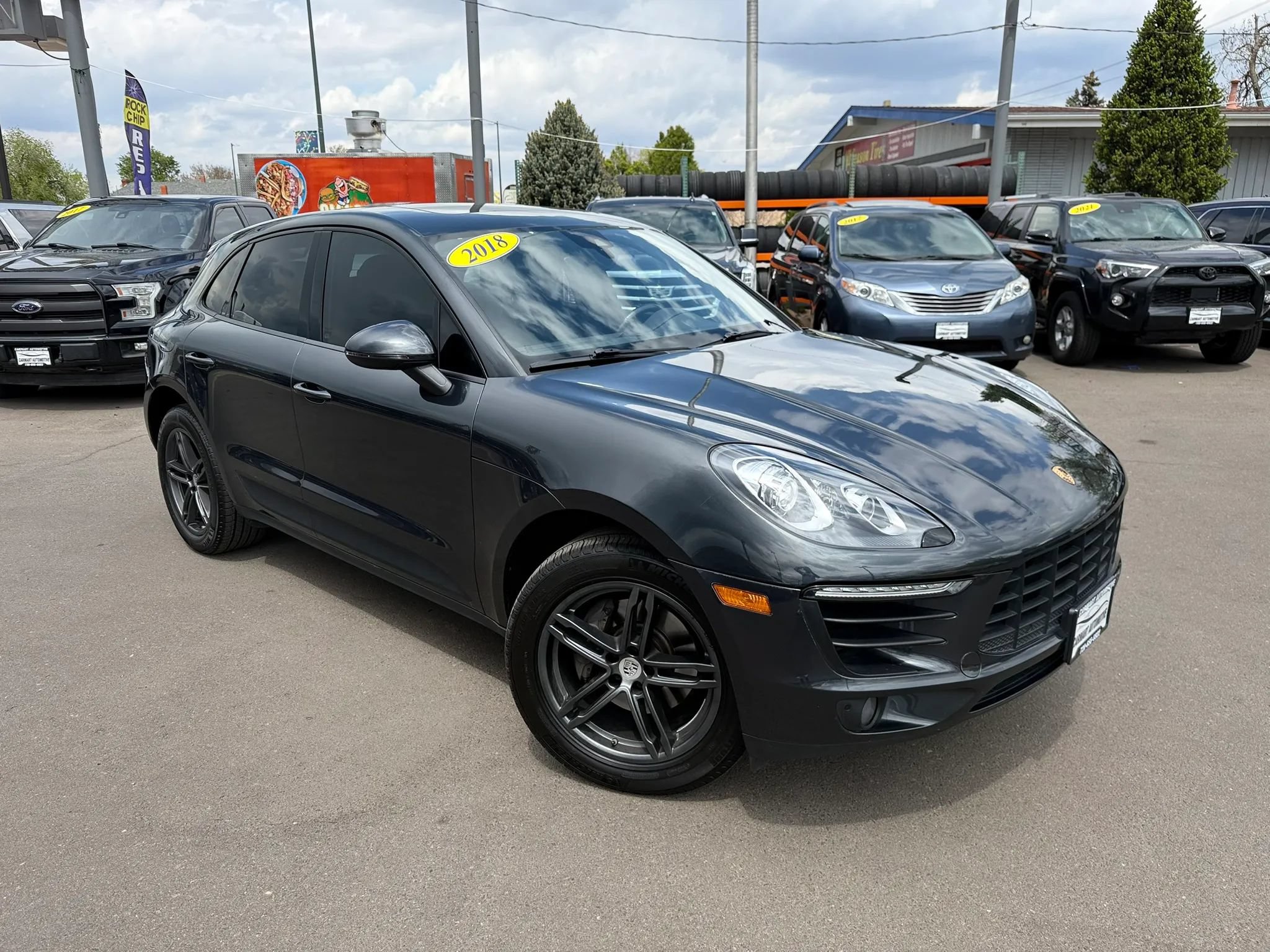 Used 2018 Porsche Macan Sport Edition AWD/4WD image 3