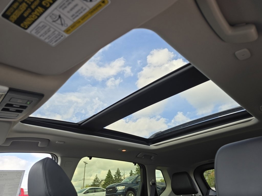 New 2026 Nissan Rogue Platinum w/ Platinum Premium Package image 3