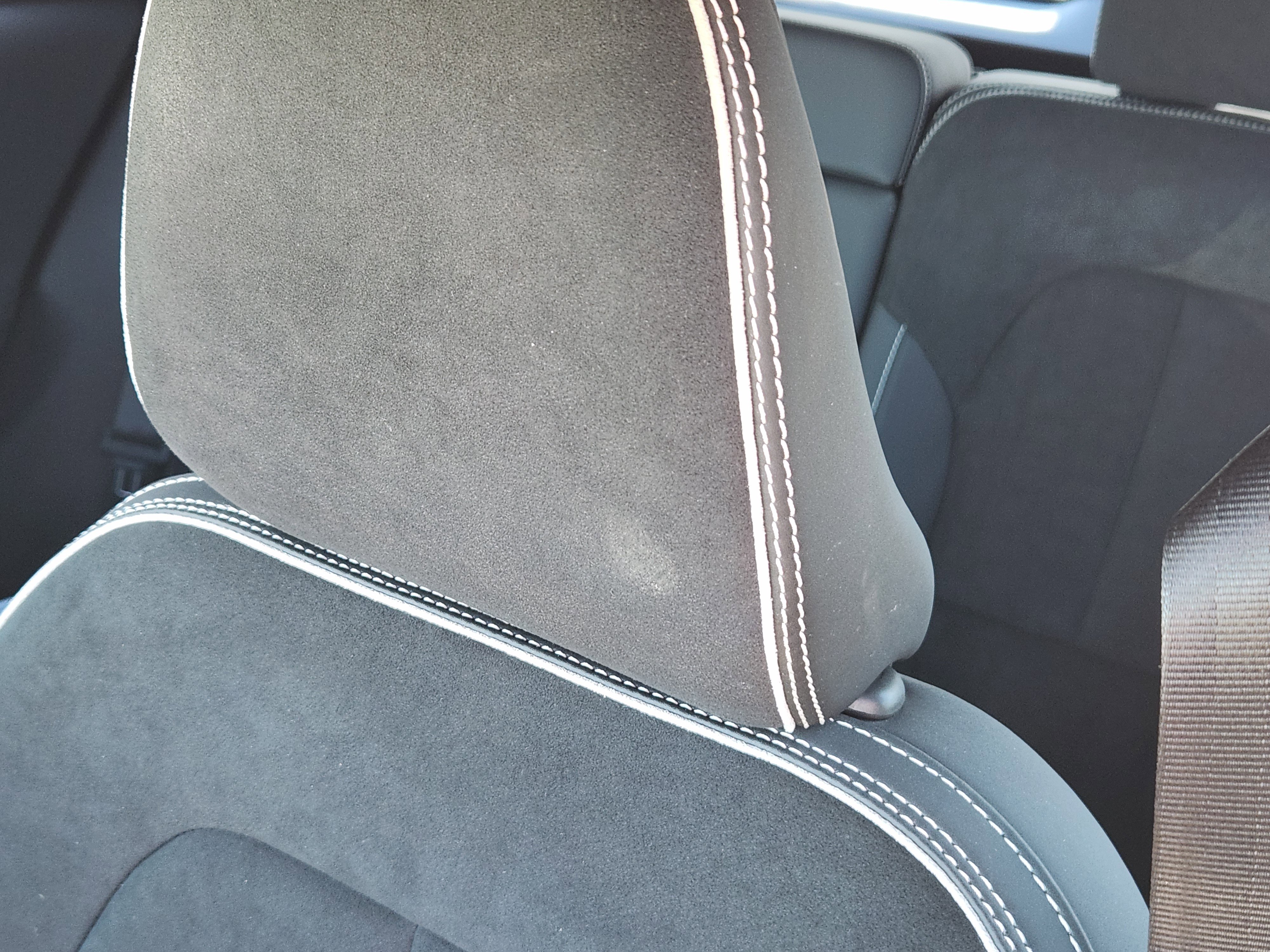 Used 2024 Volvo XC40 Recharge Plus w/ Protection Package Premier image 18